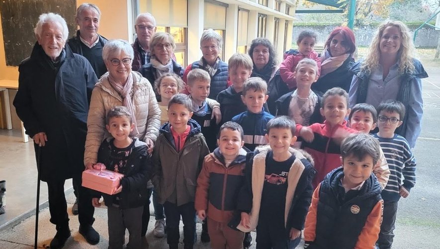 𝐀𝐳𝐞𝐫𝐞𝐢𝐱. 𝐋𝐞 𝐯𝐢𝐥𝐥𝐚𝐠𝐞 𝐬’𝐞𝐬𝐭 𝐛𝐢𝐞𝐧 𝐦𝐨𝐛𝐢𝐥𝐢𝐬𝐞́ 𝐩𝐨𝐮𝐫 𝐎𝐜𝐭𝐨𝐛𝐫𝐞 𝐑𝐨𝐬𝐞