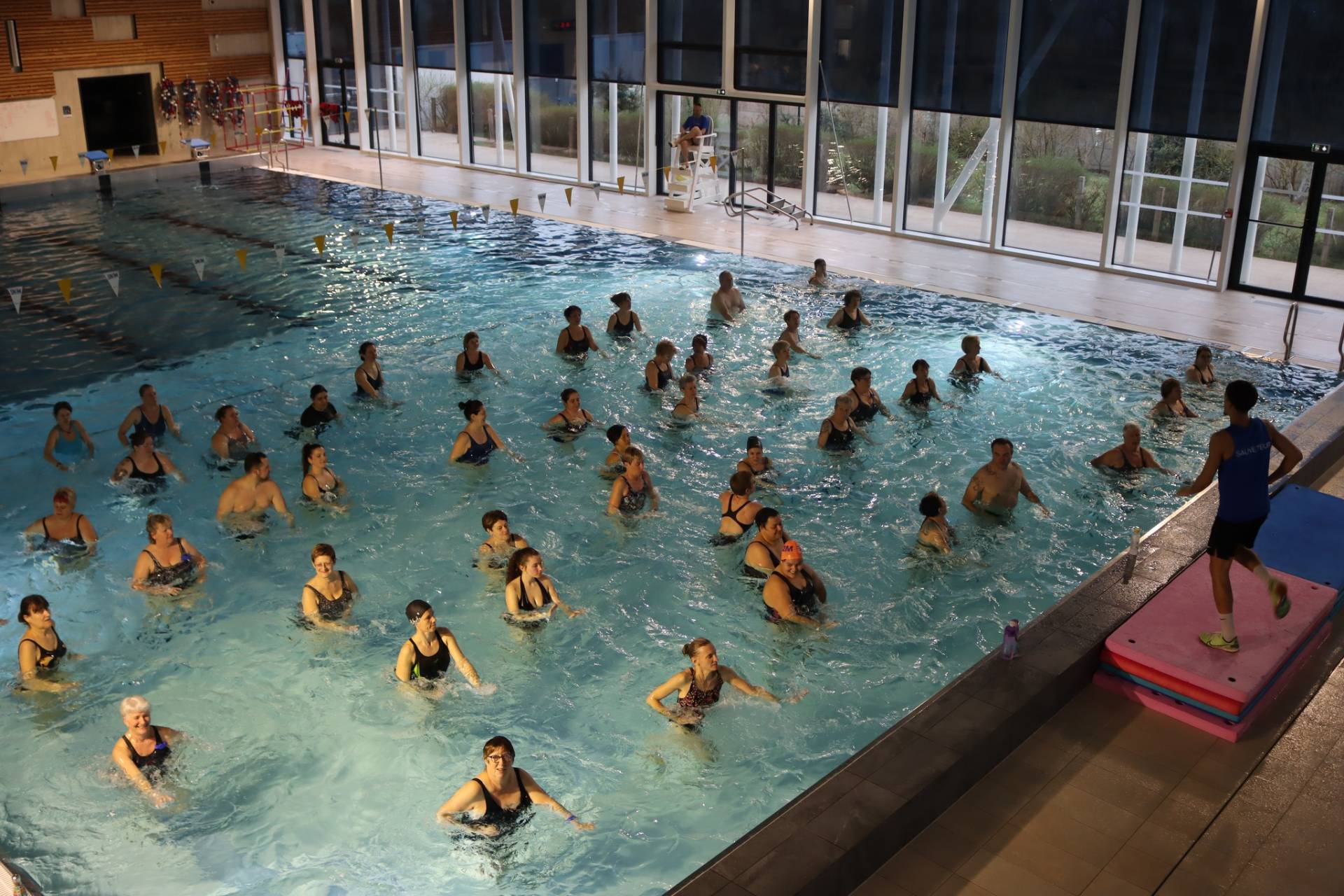 Mars Bleu - Piscine Aqua'MM de la Ville de Neuves-Maisons