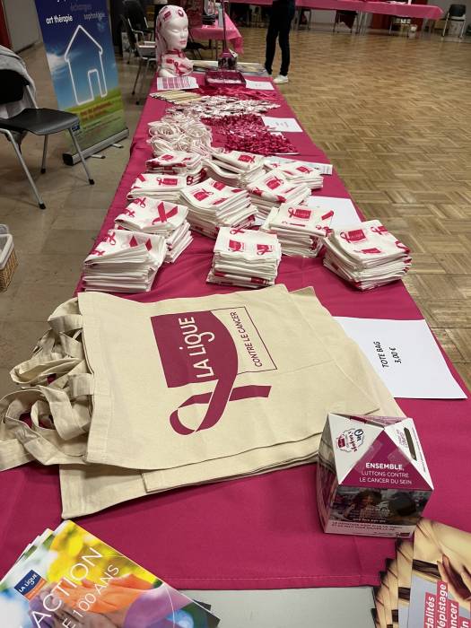 Remise des T-shirts - l'Hôtel de ville de Nancy