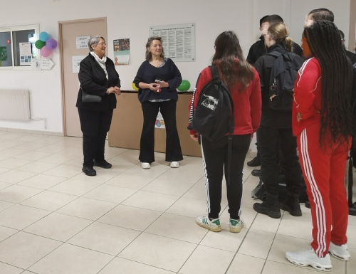 1er prix Tabado du Val d'Oise reçu par le lycée de Chars Elèves recevant un prix