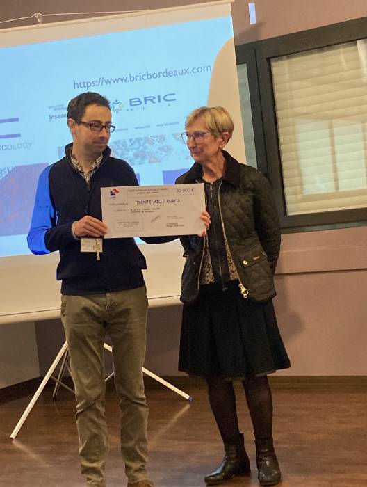 chercheur 2 remise de cheque