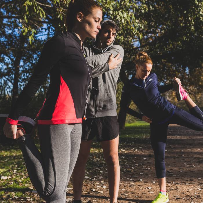 Sport Santé personnes s'étirant avant ou après une course