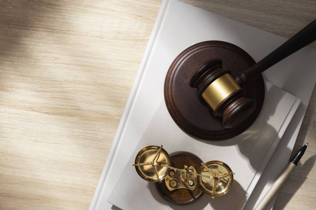 Symboles de la justice pour illustrer le rôle des avocats