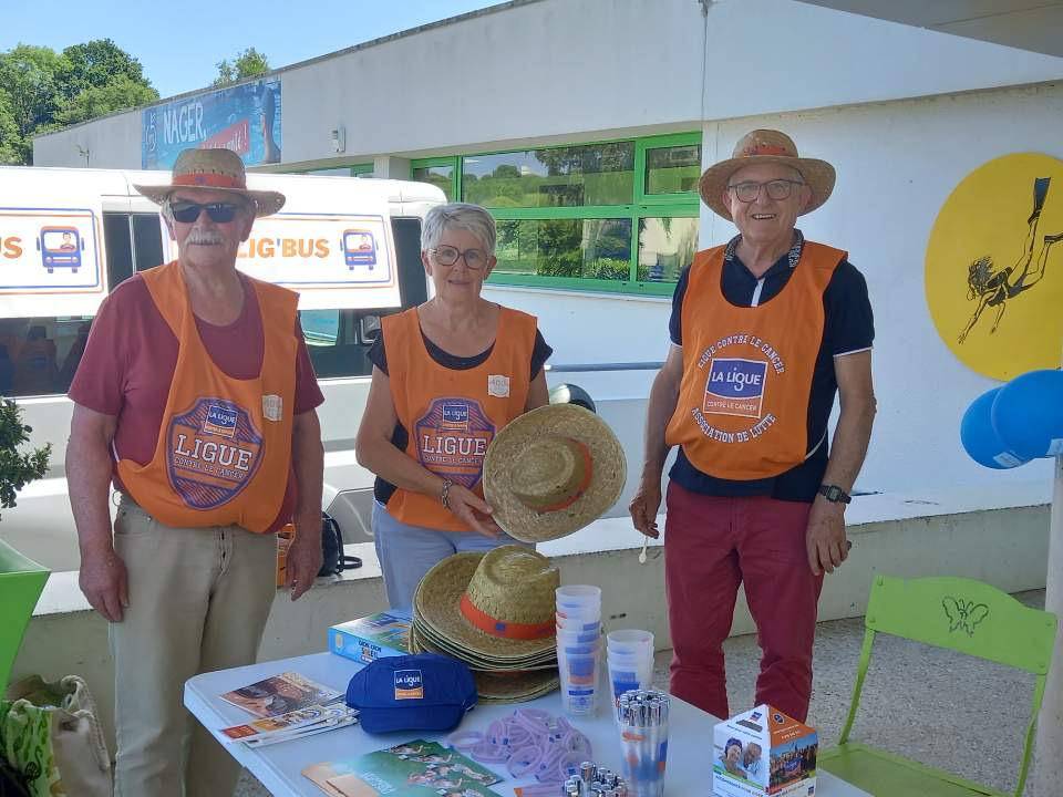 L'équipe du Lig'Bus à la piscine de Coutances