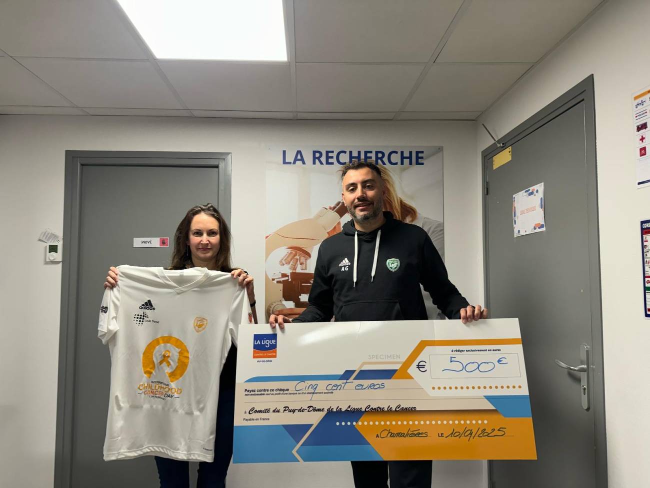 Remise de chèque par le président de Lempdes Club Football
