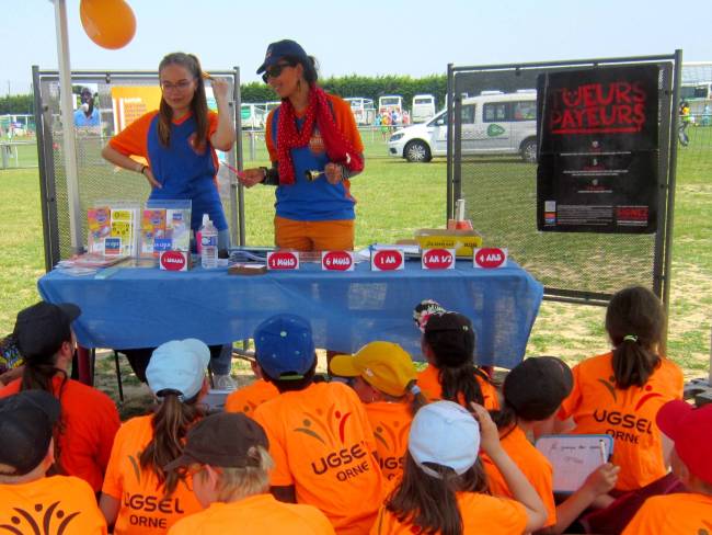 stand ligue contre le cancer tabac avec l'UGSEL Orne 