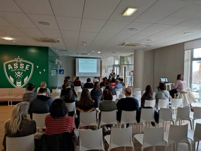 conférence forum vivre avec un cancer 2023